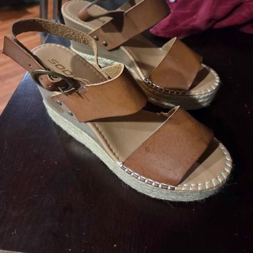 Soho Women's Tan and Brown Espadrilles